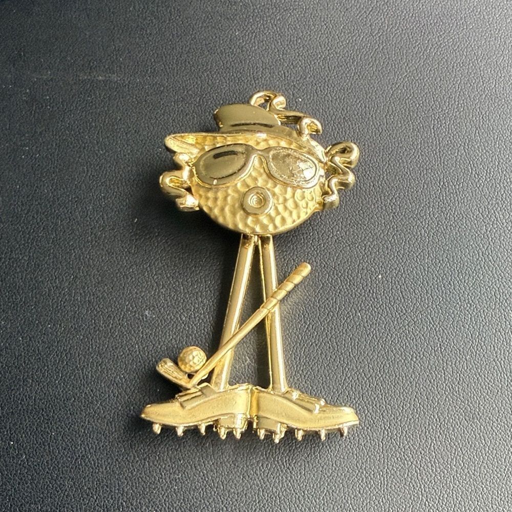 AJC Signed Articulating Gold Tone Vintage Lady Golfer Brooch.